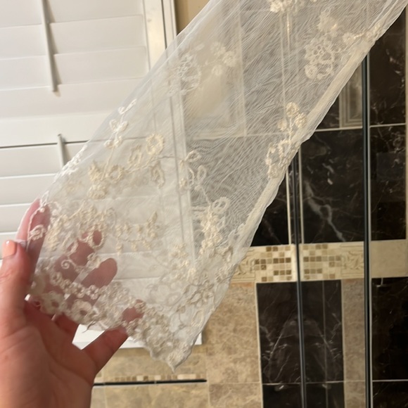 Ralph Lauren top, size M, NWT, never worn. - Picture 5 of 10